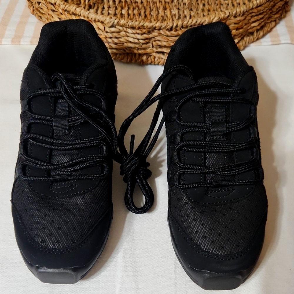 CAPEZIO DANCE SHOES